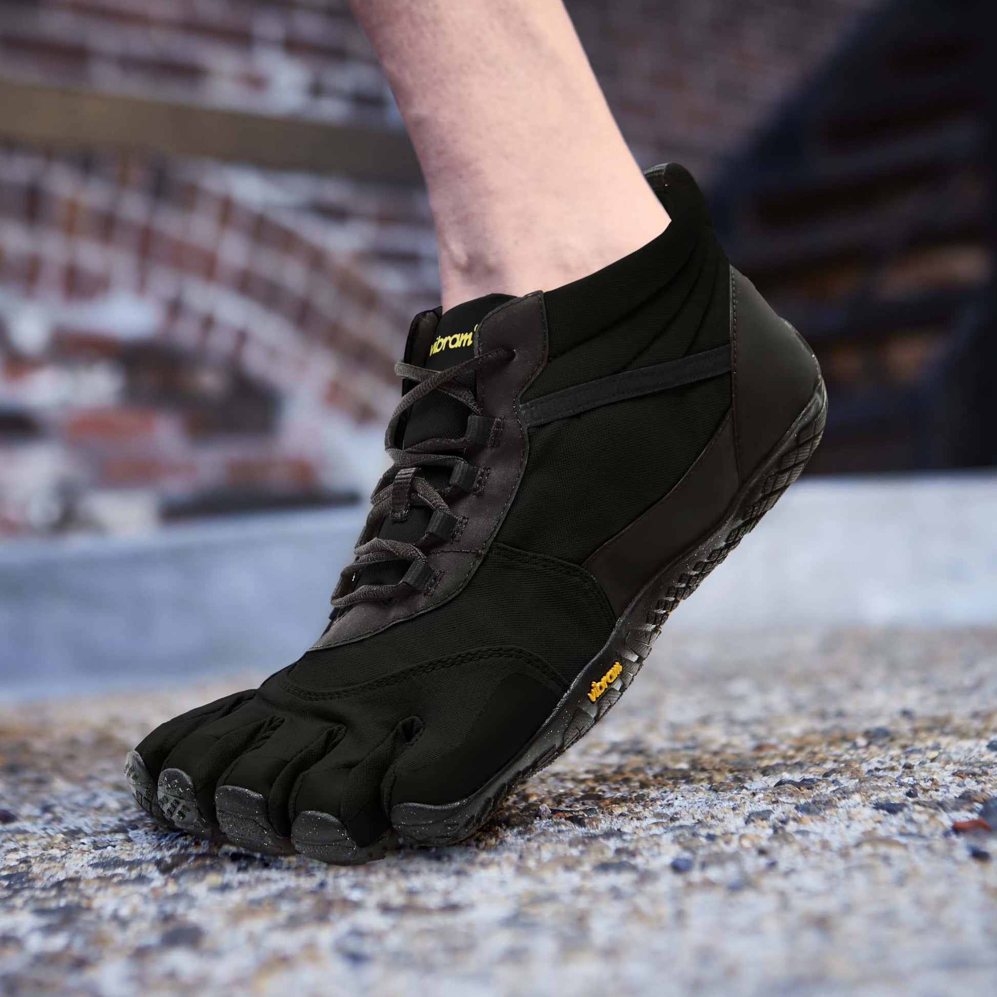 Vibram Barfussschuhe V-Trek Insulated Dame Schwarz