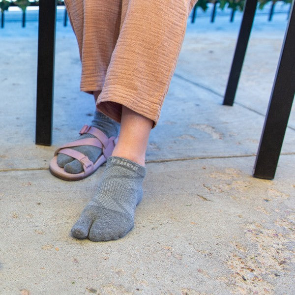 Injinji Split -Toe No-Show ASH